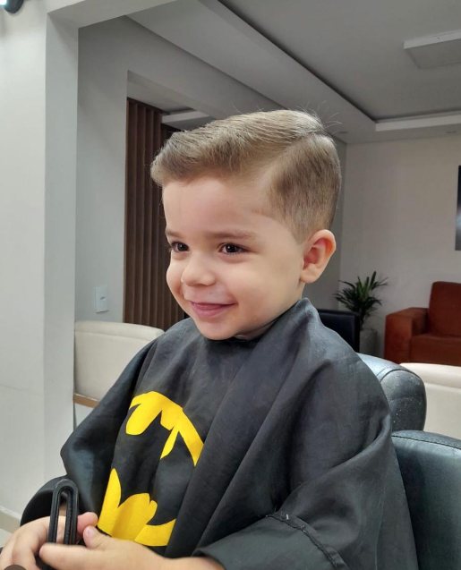 Corte infantil masculino no Elmo's Cabeleireiros Valinhos